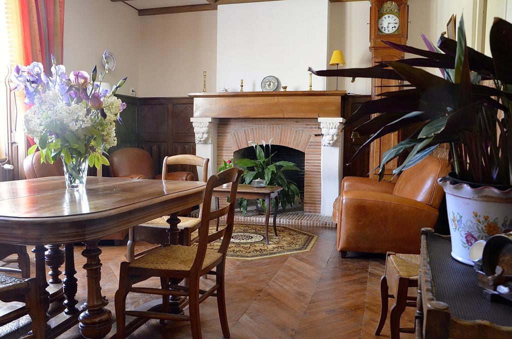 Le Vieux Noyer Bed & Breakfast Saint-Maurice-de-Tavernole ภายนอก รูปภาพ